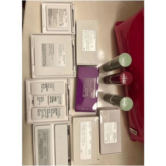 Clinique 11-Pc Lipstick & Eyeshadow Set with Makeup Pouch - Picture 4 of 11